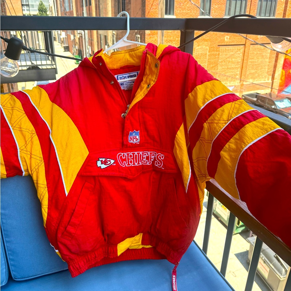 STARTER Red and Yellow Chiefs Jacket Coat Pullover